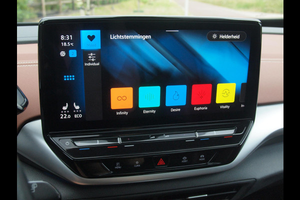 Volkswagen ID.4 Tech 77 kWh | SOH 90% | Panoramadak | Sfeerverlichting | Trekhaak | Camera | Apple Carplay | NL-Auto |