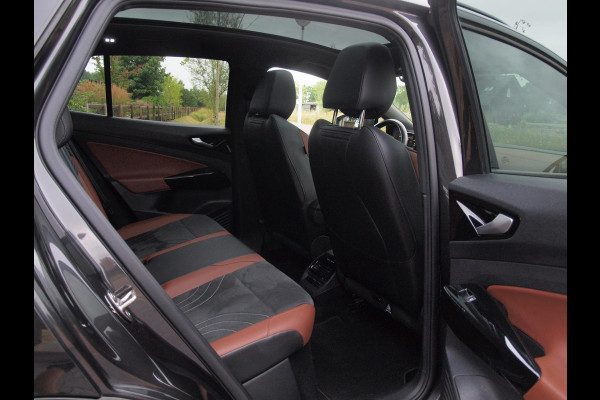 Volkswagen ID.4 Tech 77 kWh | SOH 90% | Panoramadak | Sfeerverlichting | Trekhaak | Camera | Apple Carplay | NL-Auto |