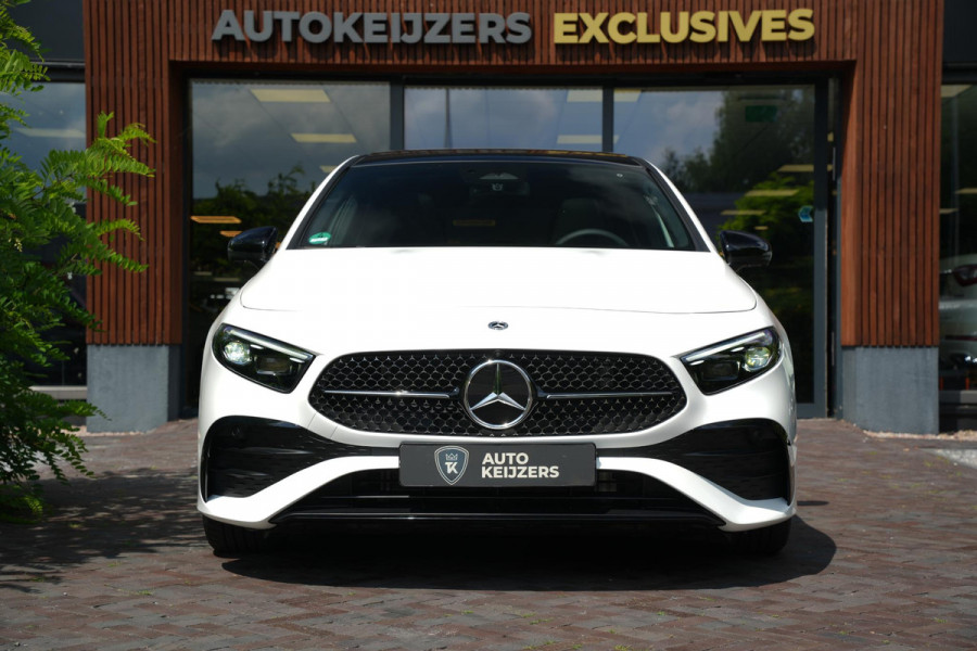 Mercedes-Benz A-Klasse 250 4MATIC AMG Line Panoramadak Ambient Widescreen HeadUp AMG Pakket Keyless Memory Facelift