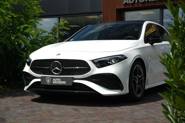 Mercedes-Benz A-Klasse 250 4MATIC AMG Line Panoramadak Ambient Widescreen HeadUp AMG Pakket Keyless Memory Facelift