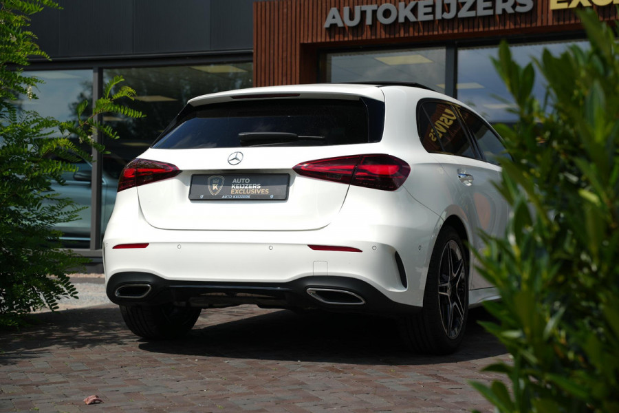 Mercedes-Benz A-Klasse 250 4MATIC AMG Line Panoramadak Ambient Widescreen HeadUp AMG Pakket Keyless Memory Facelift