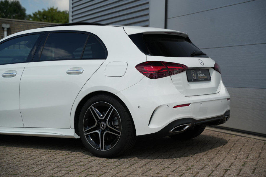 Mercedes-Benz A-Klasse 250 4MATIC AMG Line Panoramadak Ambient Widescreen HeadUp AMG Pakket Keyless Memory Facelift