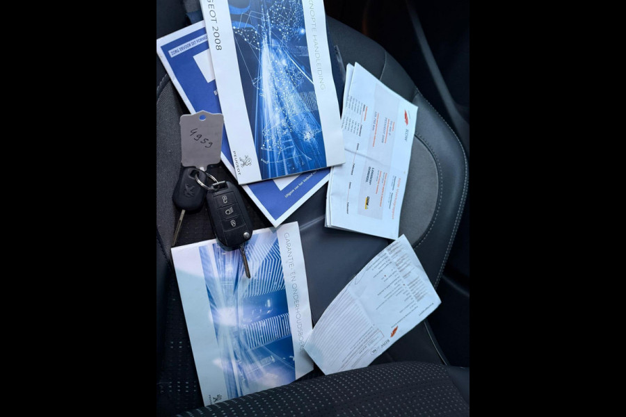 Peugeot 2008 1.2 PureTech Allure NAVI|CAMERA|PDC|CRUISE|TREKHAAK| CLIMA