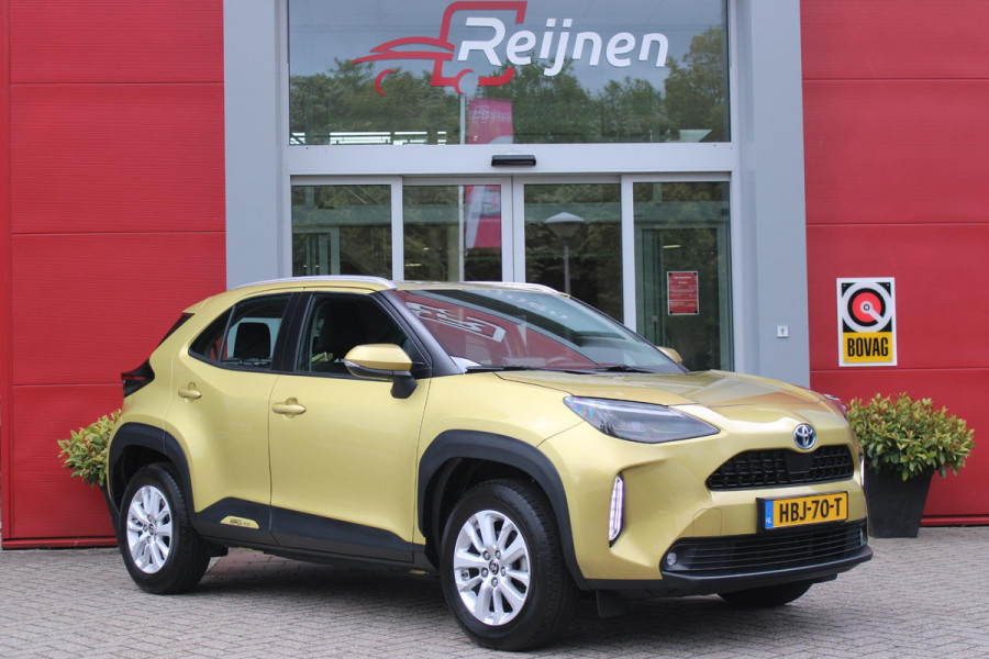 Toyota Yaris Cross 1.5 Hybrid Dynamic | KEYLESS ENTRY / START | VOORSTOELEN VERWARMD | STUUR VERWARMING | HEAD-UP DISPLAY | LED KOPLAMPEN | ADAPTIVE CRUISE CONTROL | LANE ASIST |  ELEKTRISCH BEDIENBARE ACHTERKLEP | DRAADLOOS APPLE CARPLAY | ANDROID AUTO |  ACHTERUITRIJCAMERA | DRAADLOZE TELEFOONLADER | VOORRUIT VERWARMING | 16" LICHTMETALEN VELGEN |