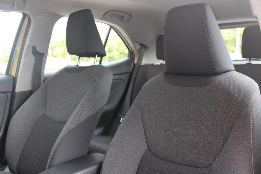 Toyota Yaris Cross 1.5 Hybrid Dynamic | KEYLESS ENTRY / START | VOORSTOELEN VERWARMD | STUUR VERWARMING | HEAD-UP DISPLAY | LED KOPLAMPEN | ADAPTIVE CRUISE CONTROL | LANE ASIST |  ELEKTRISCH BEDIENBARE ACHTERKLEP | DRAADLOOS APPLE CARPLAY | ANDROID AUTO |  ACHTERUITRIJCAMERA | DRAADLOZE TELEFOONLADER | VOORRUIT VERWARMING | 16" LICHTMETALEN VELGEN |