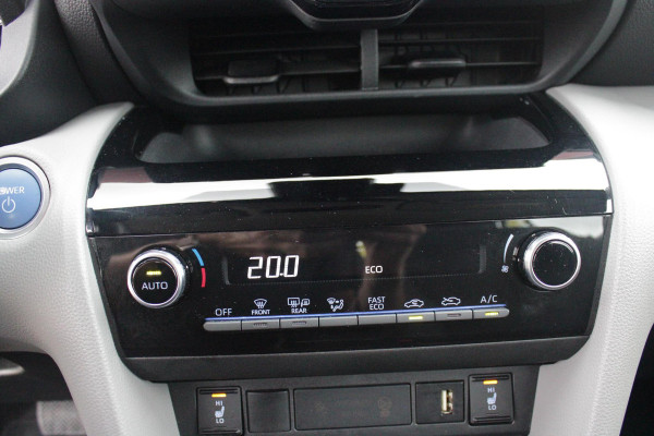 Toyota Yaris Cross 1.5 Hybrid Dynamic | KEYLESS ENTRY / START | VOORSTOELEN VERWARMD | STUUR VERWARMING | HEAD-UP DISPLAY | LED KOPLAMPEN | ADAPTIVE CRUISE CONTROL | LANE ASIST |  ELEKTRISCH BEDIENBARE ACHTERKLEP | DRAADLOOS APPLE CARPLAY | ANDROID AUTO |  ACHTERUITRIJCAMERA | DRAADLOZE TELEFOONLADER | VOORRUIT VERWARMING | 16" LICHTMETALEN VELGEN |
