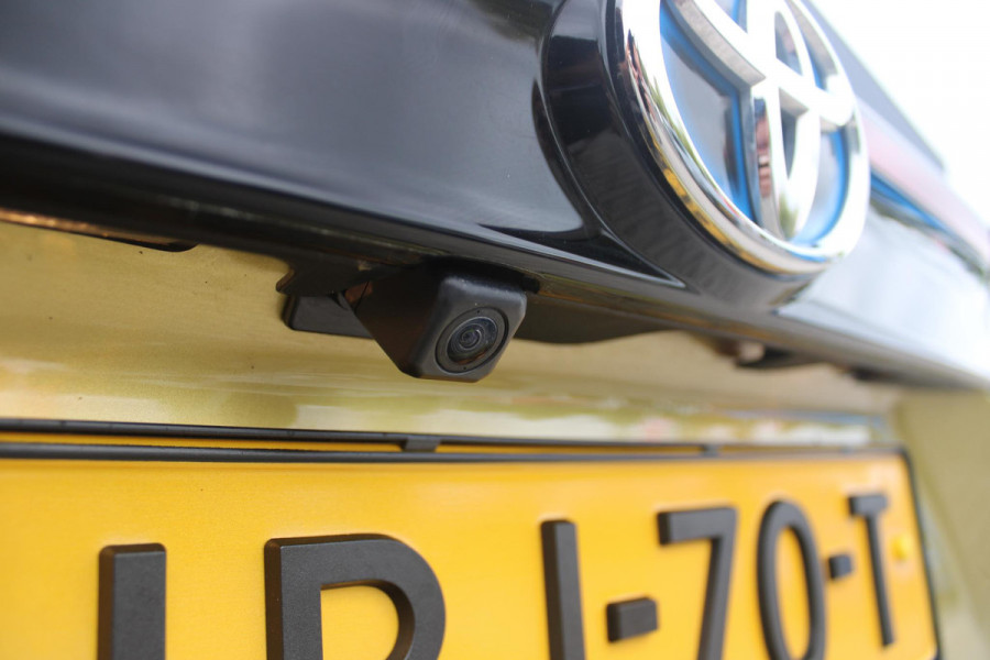 Toyota Yaris Cross 1.5 Hybrid Dynamic | KEYLESS ENTRY / START | VOORSTOELEN VERWARMD | STUUR VERWARMING | HEAD-UP DISPLAY | LED KOPLAMPEN | ADAPTIVE CRUISE CONTROL | LANE ASIST |  ELEKTRISCH BEDIENBARE ACHTERKLEP | DRAADLOOS APPLE CARPLAY | ANDROID AUTO |  ACHTERUITRIJCAMERA | DRAADLOZE TELEFOONLADER | VOORRUIT VERWARMING | 16" LICHTMETALEN VELGEN |