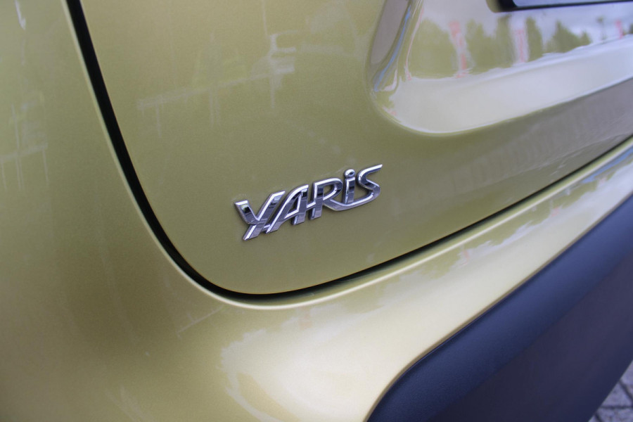 Toyota Yaris Cross 1.5 Hybrid Dynamic | KEYLESS ENTRY / START | VOORSTOELEN VERWARMD | STUUR VERWARMING | HEAD-UP DISPLAY | LED KOPLAMPEN | ADAPTIVE CRUISE CONTROL | LANE ASIST |  ELEKTRISCH BEDIENBARE ACHTERKLEP | DRAADLOOS APPLE CARPLAY | ANDROID AUTO |  ACHTERUITRIJCAMERA | DRAADLOZE TELEFOONLADER | VOORRUIT VERWARMING | 16" LICHTMETALEN VELGEN |