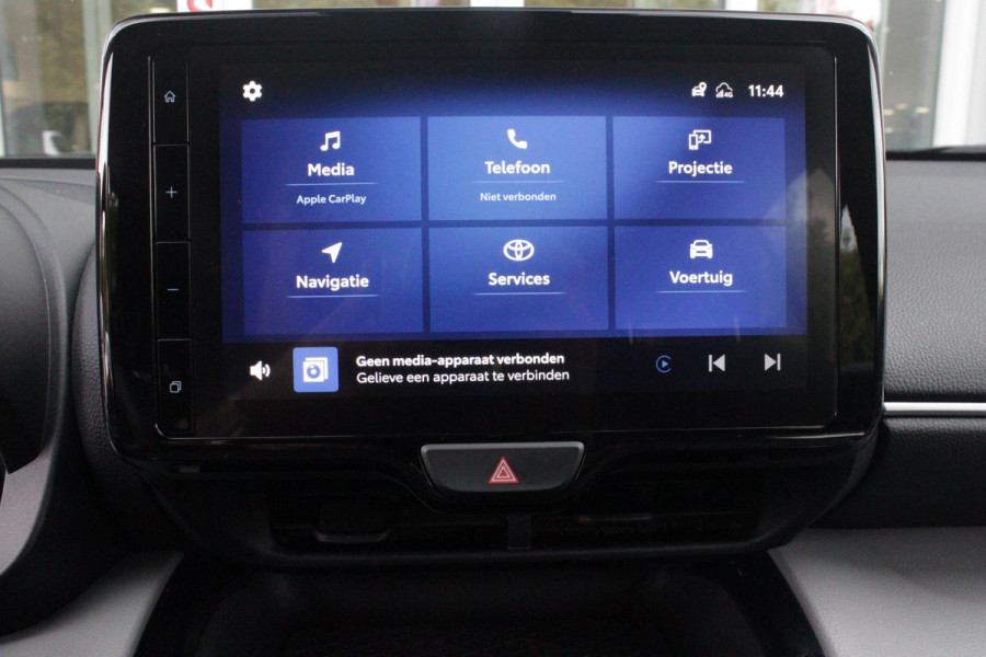 Toyota Yaris Cross 1.5 Hybrid Dynamic | KEYLESS ENTRY / START | VOORSTOELEN VERWARMD | STUUR VERWARMING | HEAD-UP DISPLAY | LED KOPLAMPEN | ADAPTIVE CRUISE CONTROL | LANE ASIST |  ELEKTRISCH BEDIENBARE ACHTERKLEP | DRAADLOOS APPLE CARPLAY | ANDROID AUTO |  ACHTERUITRIJCAMERA | DRAADLOZE TELEFOONLADER | VOORRUIT VERWARMING | 16" LICHTMETALEN VELGEN |