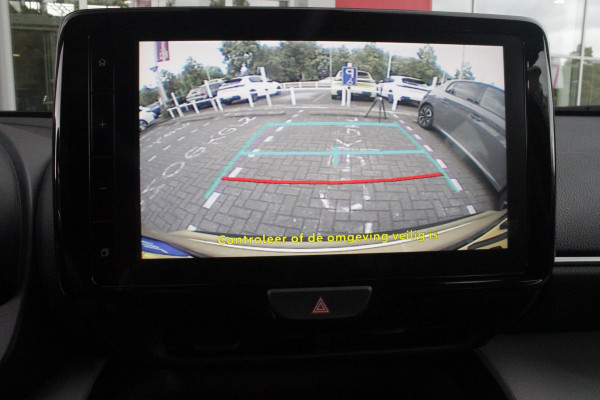 Toyota Yaris Cross 1.5 Hybrid Dynamic | KEYLESS ENTRY / START | VOORSTOELEN VERWARMD | STUUR VERWARMING | HEAD-UP DISPLAY | LED KOPLAMPEN | ADAPTIVE CRUISE CONTROL | LANE ASIST |  ELEKTRISCH BEDIENBARE ACHTERKLEP | DRAADLOOS APPLE CARPLAY | ANDROID AUTO |  ACHTERUITRIJCAMERA | DRAADLOZE TELEFOONLADER | VOORRUIT VERWARMING | 16" LICHTMETALEN VELGEN |