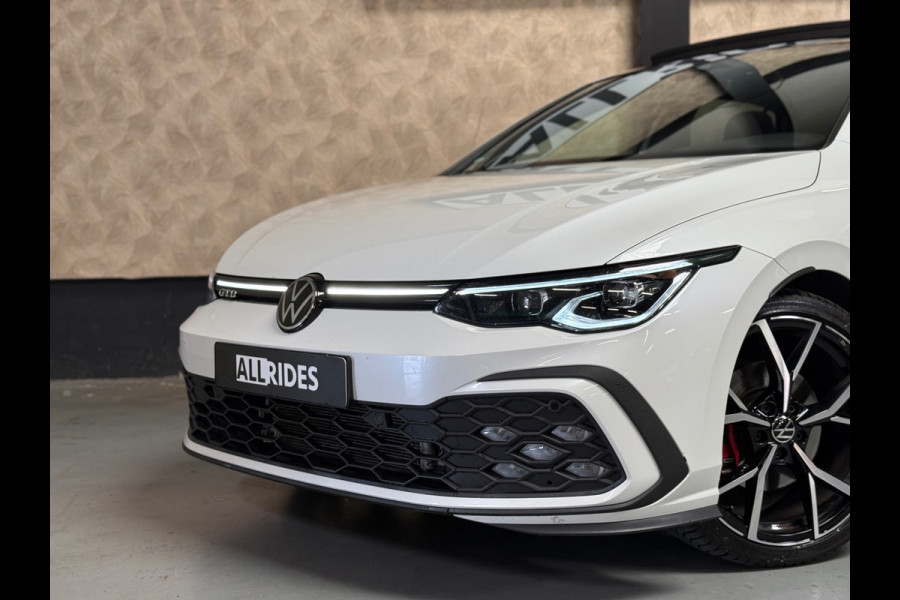 Volkswagen Golf 2.0 TDI GTD | Sfeerverlichting | Stuur/Stoelverwarming | Pano | Camera | Carplay