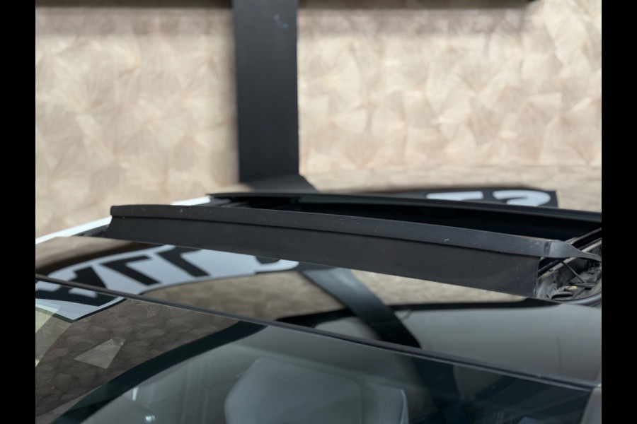 Volkswagen Golf 2.0 TDI GTD | Sfeerverlichting | Stuur/Stoelverwarming | Pano | Camera | Carplay