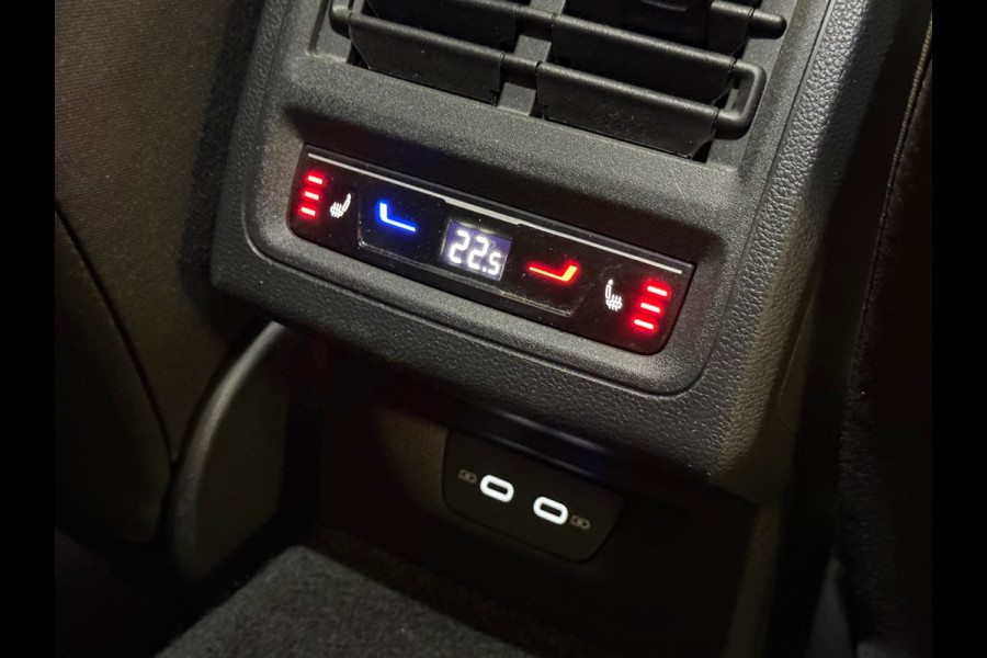 Volkswagen Golf 2.0 TDI GTD | Sfeerverlichting | Stuur/Stoelverwarming | Pano | Camera | Carplay