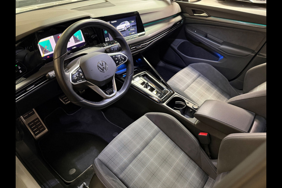 Volkswagen Golf 2.0 TDI GTD | Sfeerverlichting | Stuur/Stoelverwarming | Pano | Camera | Carplay