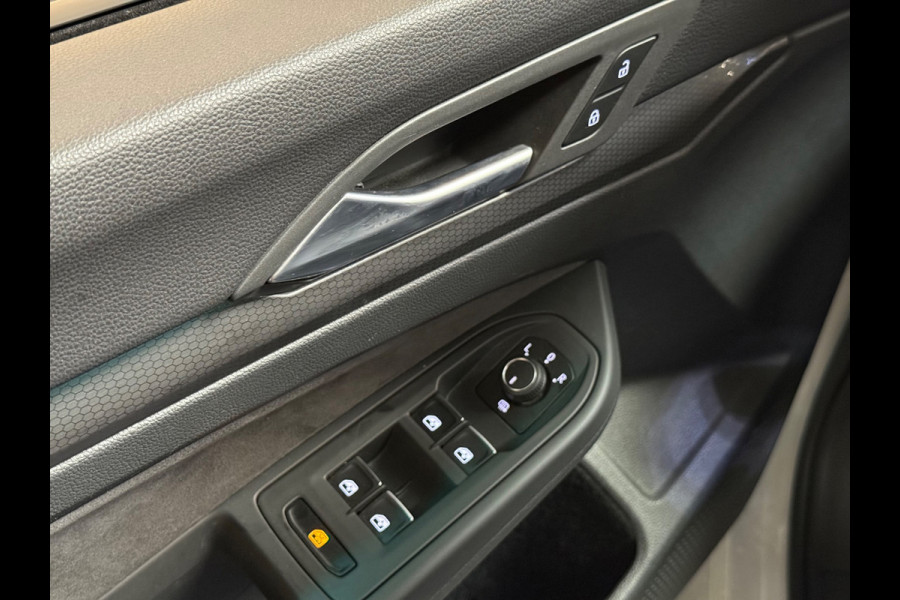 Volkswagen Golf 2.0 TDI GTD | Sfeerverlichting | Stuur/Stoelverwarming | Pano | Camera | Carplay