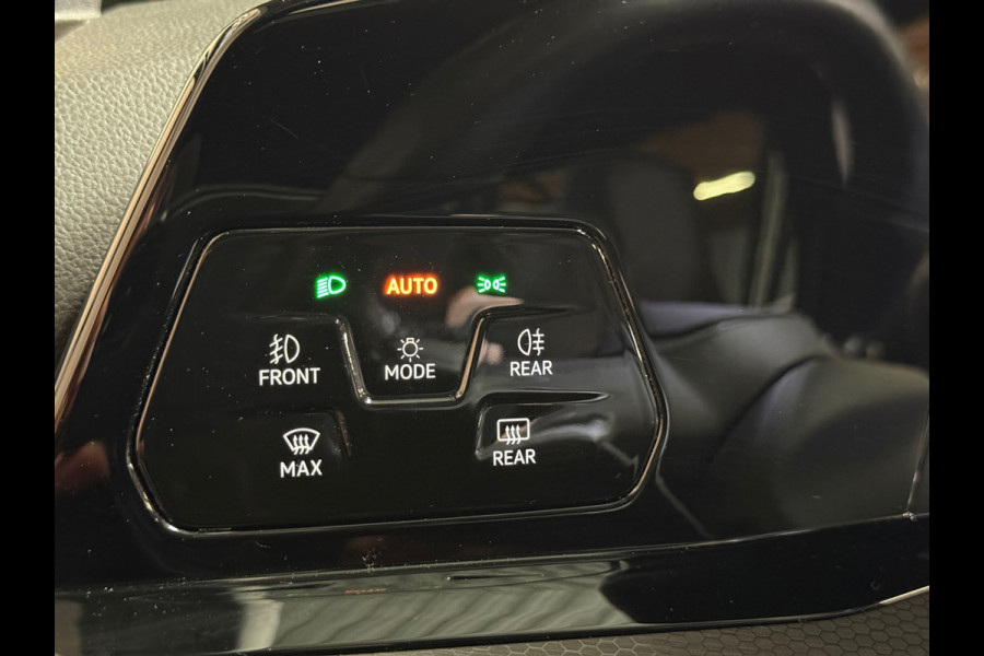 Volkswagen Golf 2.0 TDI GTD | Sfeerverlichting | Stuur/Stoelverwarming | Pano | Camera | Carplay
