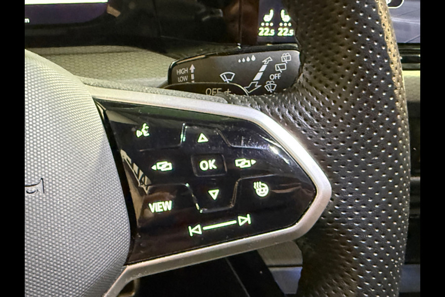 Volkswagen Golf 2.0 TDI GTD | Sfeerverlichting | Stuur/Stoelverwarming | Pano | Camera | Carplay
