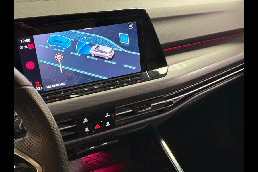 Volkswagen Golf 2.0 TDI GTD | Sfeerverlichting | Stuur/Stoelverwarming | Pano | Camera | Carplay