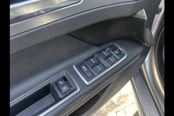 Jaguar XF Sportbrake 2.0d Chequered Flag R Sport Panoramadak Carplay Stoelverw.