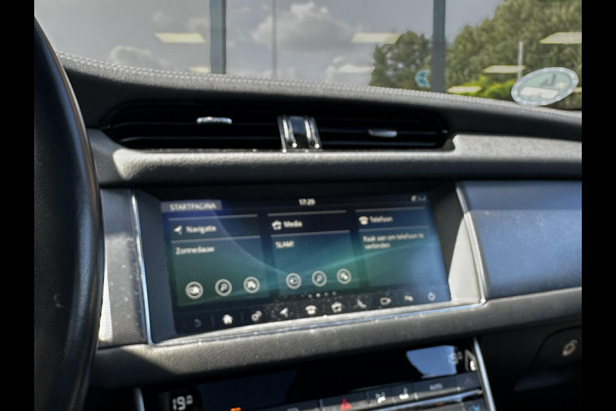 Jaguar XF Sportbrake 2.0d Chequered Flag R Sport Panoramadak Carplay Stoelverw.