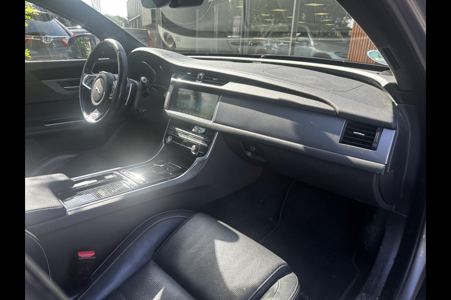 Jaguar XF Sportbrake 2.0d Chequered Flag R Sport Panoramadak Carplay Stoelverw.
