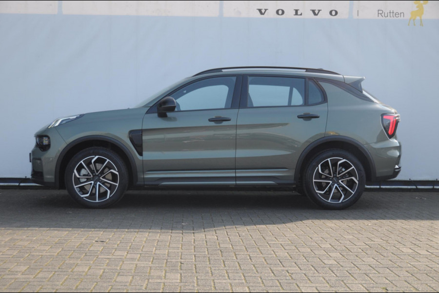 Lynk & Co 01 276PK Automaat Core / Adaptieve cruise control / Stoel - en stuurwielverarming / Parkeersensoren met camera / Apple carplay / Metallic lak / 19" lichtmetalen velgen