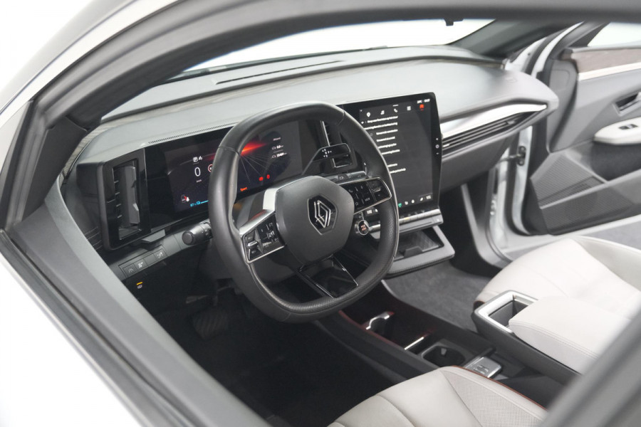 Renault Mégane E-Tech EV60 Optimum Charge Iconic | 360 Camera | Harman Kardon | Stoelmassage | Dodehoekdetectie