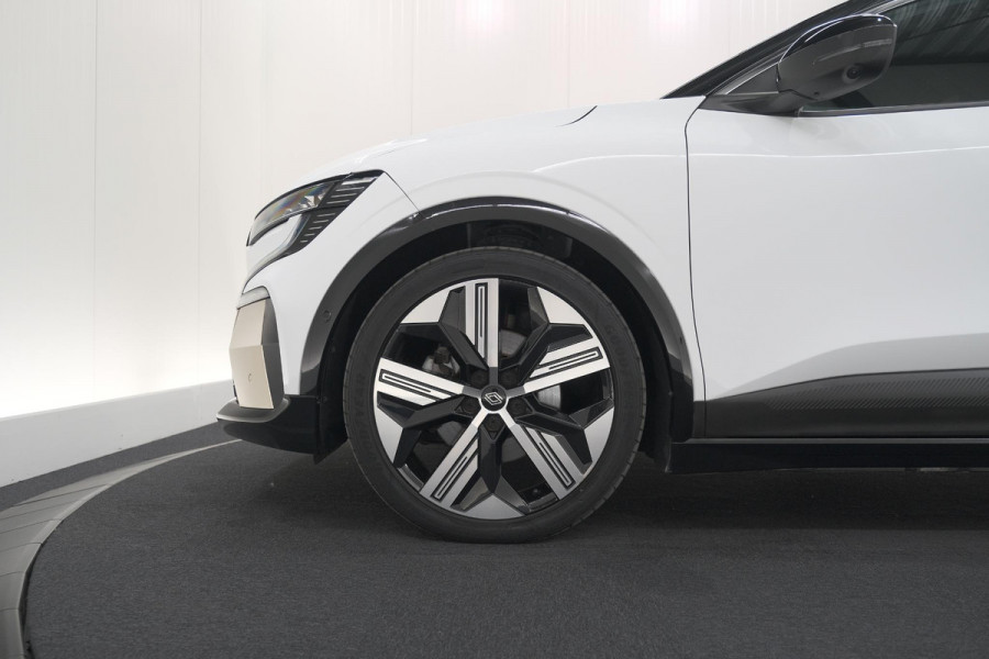 Renault Mégane E-Tech EV60 Optimum Charge Iconic | 360 Camera | Harman Kardon | Stoelmassage | Dodehoekdetectie