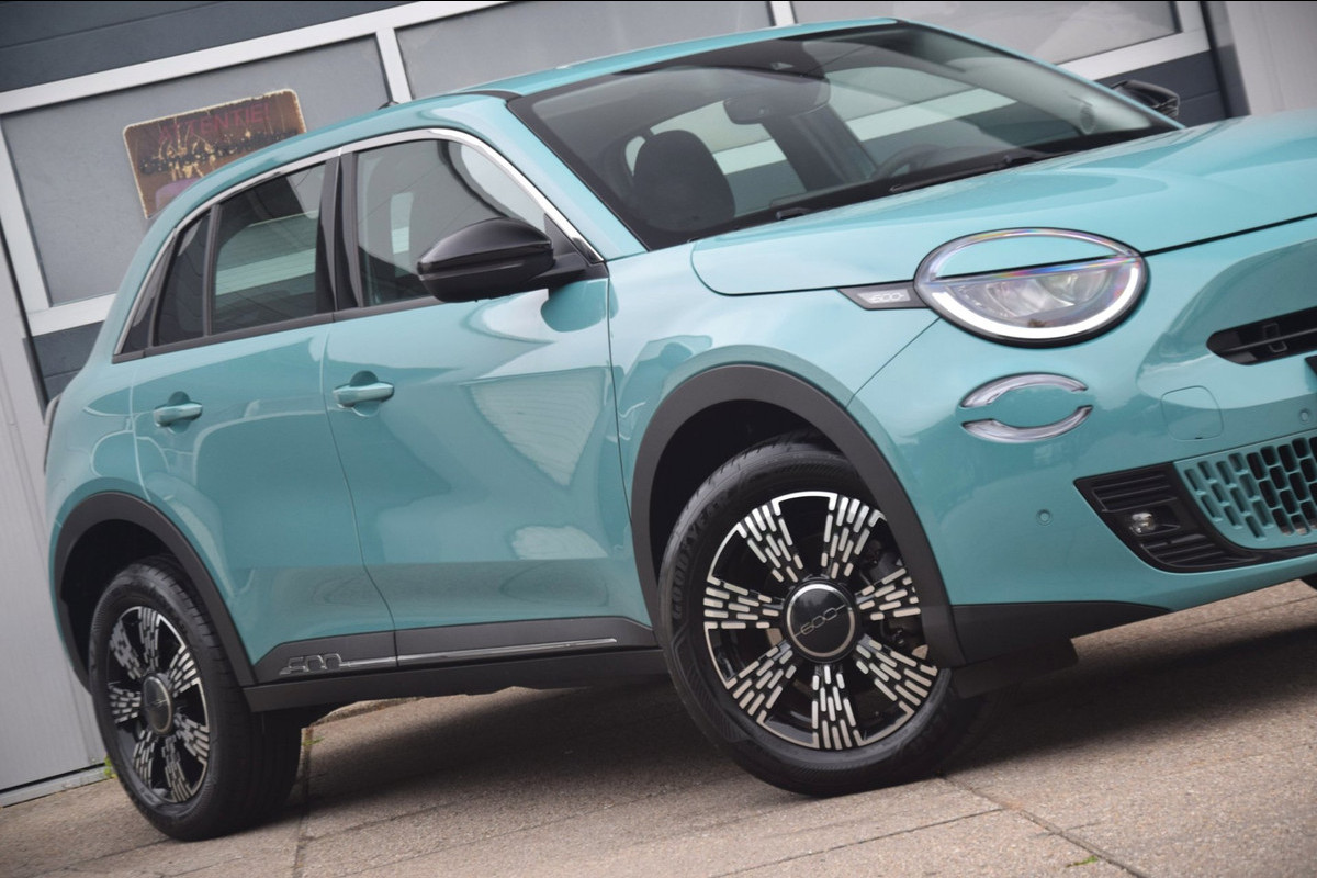 Fiat 600 1.2 Hybrid Urban FULL OPTIONS!!