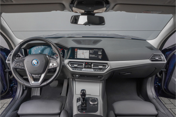 BMW 3 Serie Touring 330e ACC Laser HUD Keyless Camera 18"