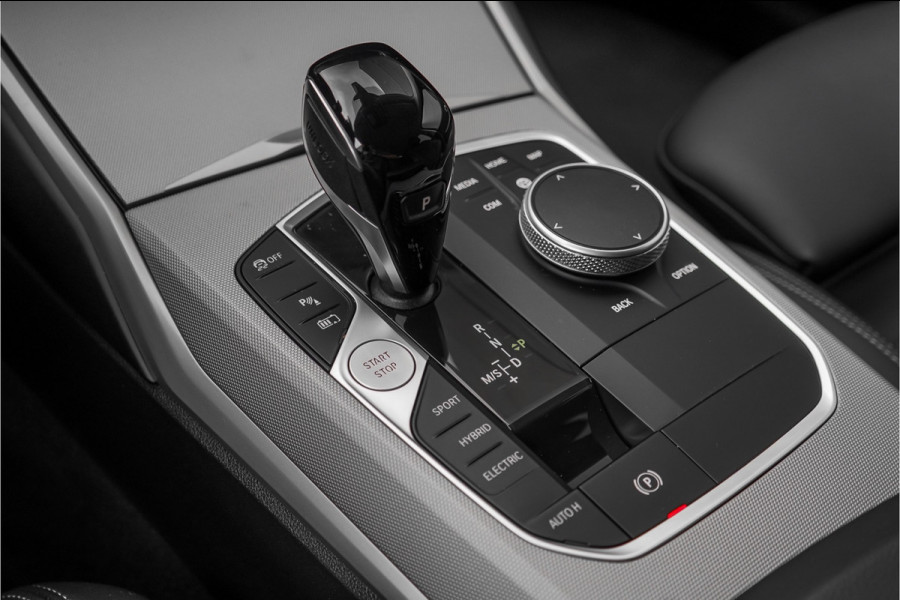 BMW 3 Serie Touring 330e ACC Laser HUD Keyless Camera 18"