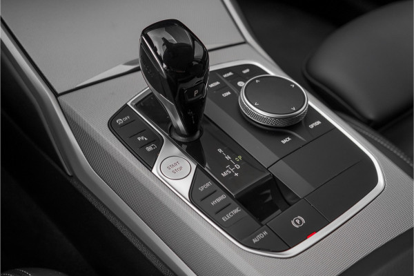 BMW 3 Serie Touring 330e ACC Laser HUD Keyless Camera 18"