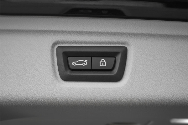 BMW 3 Serie Touring 330e ACC Laser HUD Keyless Camera 18"