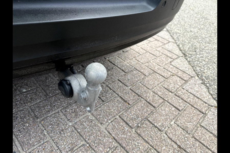 Volvo XC40 Recharge P8 AWD R-Design SOH 92.6%, Trekhaak, Stoel/Stuurverwarming, Camera