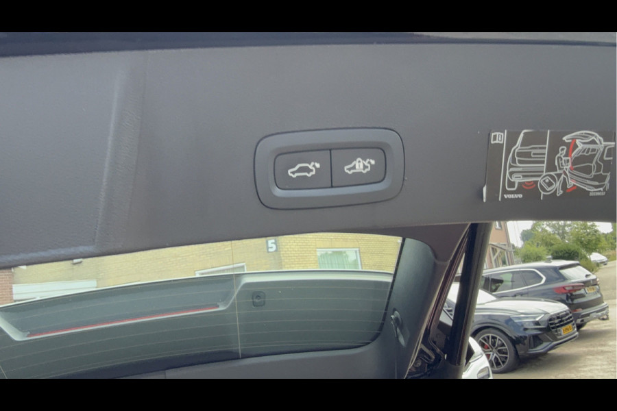 Volvo XC40 Recharge P8 AWD R-Design SOH 92.6%, Trekhaak, Stoel/Stuurverwarming, Camera