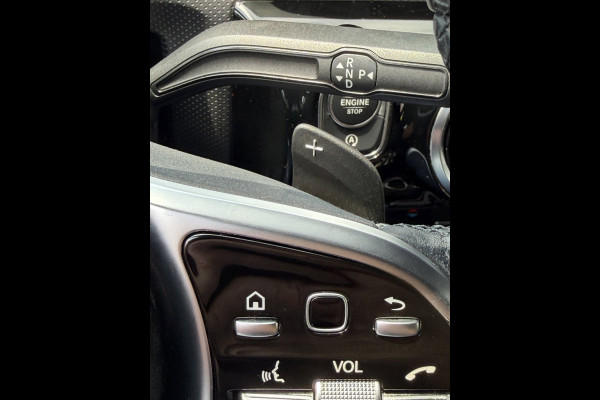 Mercedes-Benz A-Klasse 180 Black Edition I Navigatie I Virtual Cockpit I Sport pakket I 1/2 Leer I LED I PDC I Dealer onderhouden