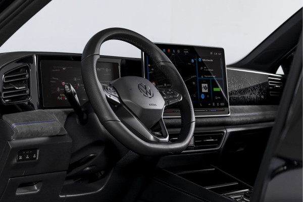 Volkswagen Tiguan 1.5 eHybrid 272PK R-Line Edition | Black Style | 15 inch Navi | Elek. Trekhaak | IQ Light | S/K-Panodak | Dig. Cockpit | Adapt. Cruise | Stoel-+Stuurverw. | 360 Camera | NAV + App. Connect | ECC | Elek. Klep | LM 20" | 4107