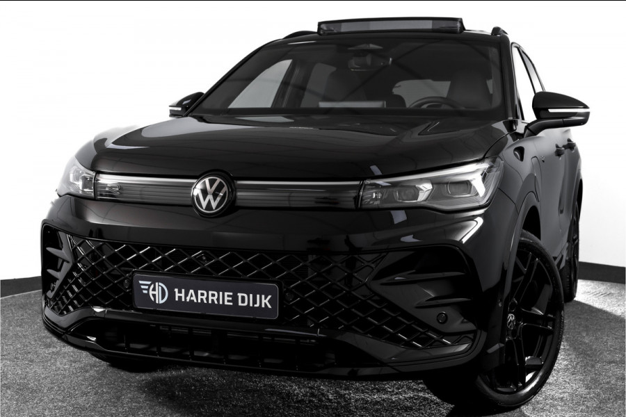 Volkswagen Tiguan 1.5 eHybrid 272PK R-Line Edition | Black Style | 15 inch Navi | Elek. Trekhaak | IQ Light | S/K-Panodak | Dig. Cockpit | Adapt. Cruise | Stoel-+Stuurverw. | 360 Camera | NAV + App. Connect | ECC | Elek. Klep | LM 20" | 4107