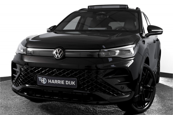Volkswagen Tiguan 1.5 eHybrid 272PK R-Line Edition | Black Style | 15 inch Navi | Elek. Trekhaak | IQ Light | S/K-Panodak | Dig. Cockpit | Adapt. Cruise | Stoel-+Stuurverw. | 360 Camera | NAV + App. Connect | ECC | Elek. Klep | LM 20" | 4107