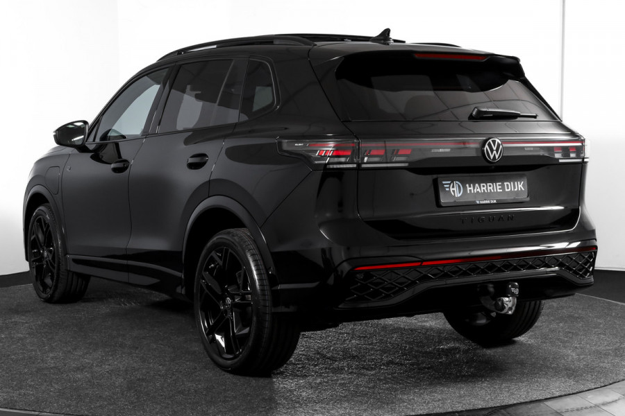 Volkswagen Tiguan 1.5 eHybrid 272PK R-Line Edition | Black Style | 15 inch Navi | Elek. Trekhaak | IQ Light | S/K-Panodak | Dig. Cockpit | Adapt. Cruise | Stoel-+Stuurverw. | 360 Camera | NAV + App. Connect | ECC | Elek. Klep | LM 20" | 4107