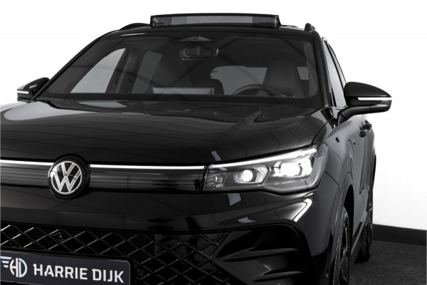 Volkswagen Tiguan 1.5 eHybrid 272PK R-Line Edition | Black Style | 15 inch Navi | Elek. Trekhaak | IQ Light | S/K-Panodak | Dig. Cockpit | Adapt. Cruise | Stoel-+Stuurverw. | 360 Camera | NAV + App. Connect | ECC | Elek. Klep | LM 20" | 4107