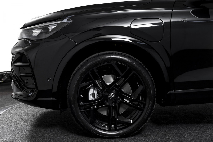 Volkswagen Tiguan 1.5 eHybrid 272PK R-Line Edition | Black Style | 15 inch Navi | Elek. Trekhaak | IQ Light | S/K-Panodak | Dig. Cockpit | Adapt. Cruise | Stoel-+Stuurverw. | 360 Camera | NAV + App. Connect | ECC | Elek. Klep | LM 20" | 4107