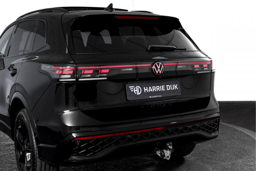 Volkswagen Tiguan 1.5 eHybrid 272PK R-Line Edition | Black Style | 15 inch Navi | Elek. Trekhaak | IQ Light | S/K-Panodak | Dig. Cockpit | Adapt. Cruise | Stoel-+Stuurverw. | 360 Camera | NAV + App. Connect | ECC | Elek. Klep | LM 20" | 4107