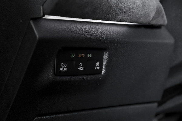 Volkswagen Tiguan 1.5 eHybrid 272PK R-Line Edition | Black Style | 15 inch Navi | Elek. Trekhaak | IQ Light | S/K-Panodak | Dig. Cockpit | Adapt. Cruise | Stoel-+Stuurverw. | 360 Camera | NAV + App. Connect | ECC | Elek. Klep | LM 20" | 4107