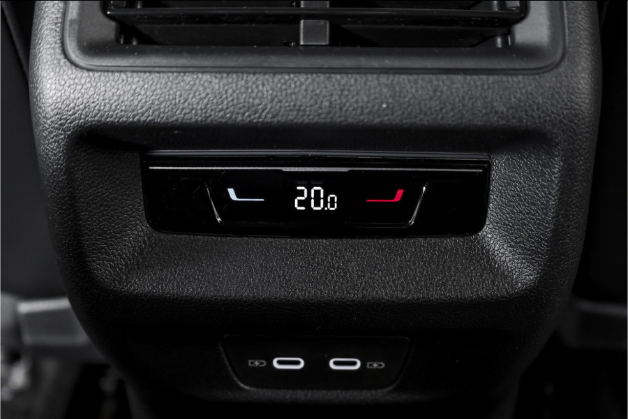 Volkswagen Tiguan 1.5 eHybrid 272PK R-Line Edition | Black Style | 15 inch Navi | Elek. Trekhaak | IQ Light | S/K-Panodak | Dig. Cockpit | Adapt. Cruise | Stoel-+Stuurverw. | 360 Camera | NAV + App. Connect | ECC | Elek. Klep | LM 20" | 4107