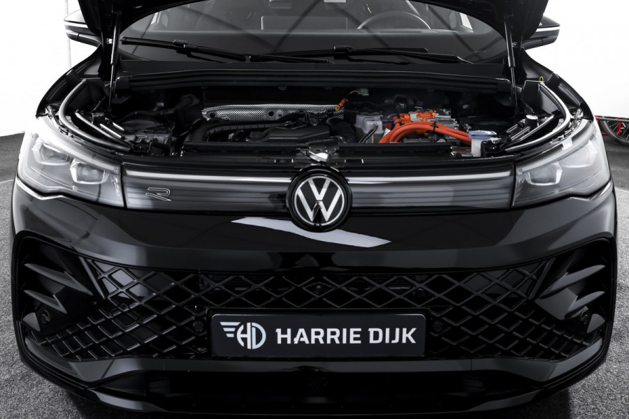 Volkswagen Tiguan 1.5 eHybrid 272PK R-Line Edition | Black Style | 15 inch Navi | Elek. Trekhaak | IQ Light | S/K-Panodak | Dig. Cockpit | Adapt. Cruise | Stoel-+Stuurverw. | 360 Camera | NAV + App. Connect | ECC | Elek. Klep | LM 20" | 4107