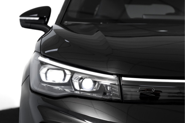 Volkswagen Tiguan 1.5 eHybrid 272PK R-Line Edition | Black Style | 15 inch Navi | Elek. Trekhaak | IQ Light | S/K-Panodak | Dig. Cockpit | Adapt. Cruise | Stoel-+Stuurverw. | 360 Camera | NAV + App. Connect | ECC | Elek. Klep | LM 20" | 4535