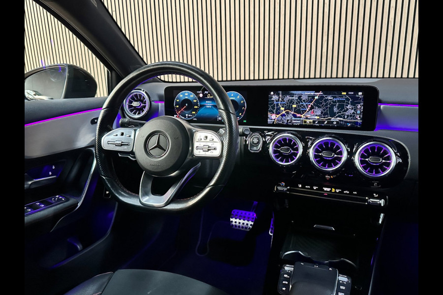 Mercedes-Benz A-Klasse 200 AMG Line - Pano - Ambiance - ACC
