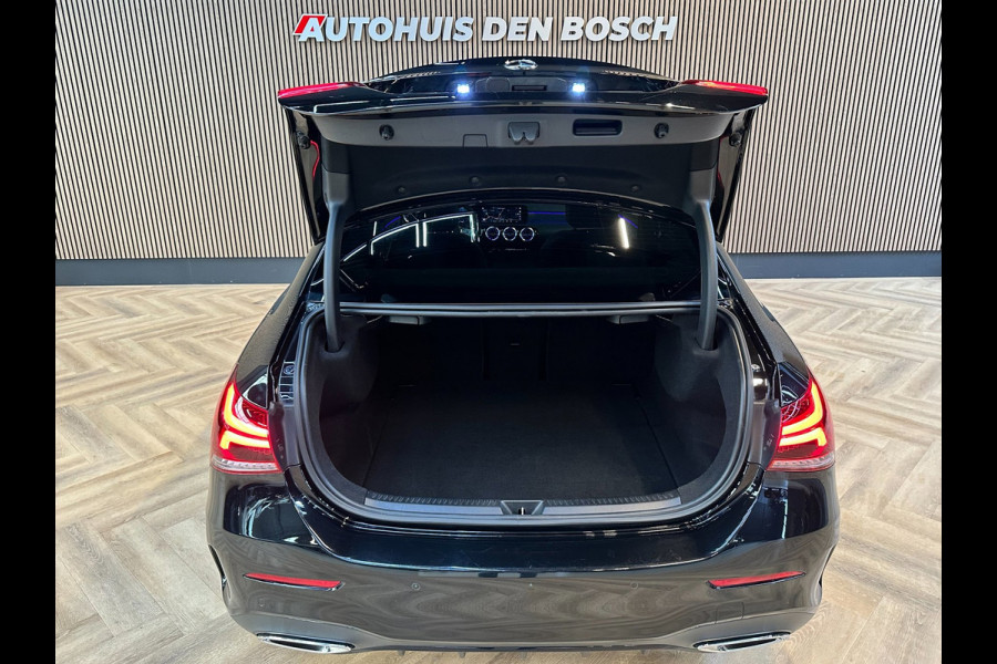 Mercedes-Benz A-Klasse 200 AMG Line - Pano - Ambiance - ACC