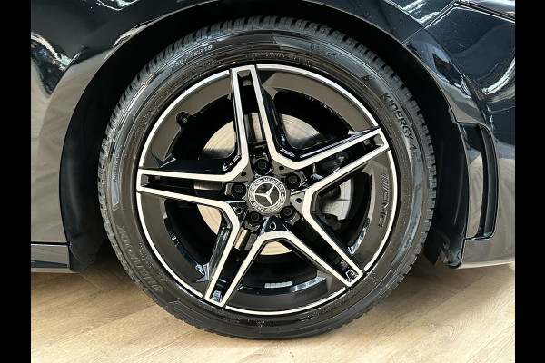 Mercedes-Benz A-Klasse 200 AMG Line - Pano - Ambiance - ACC